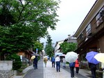 参道を登りながら